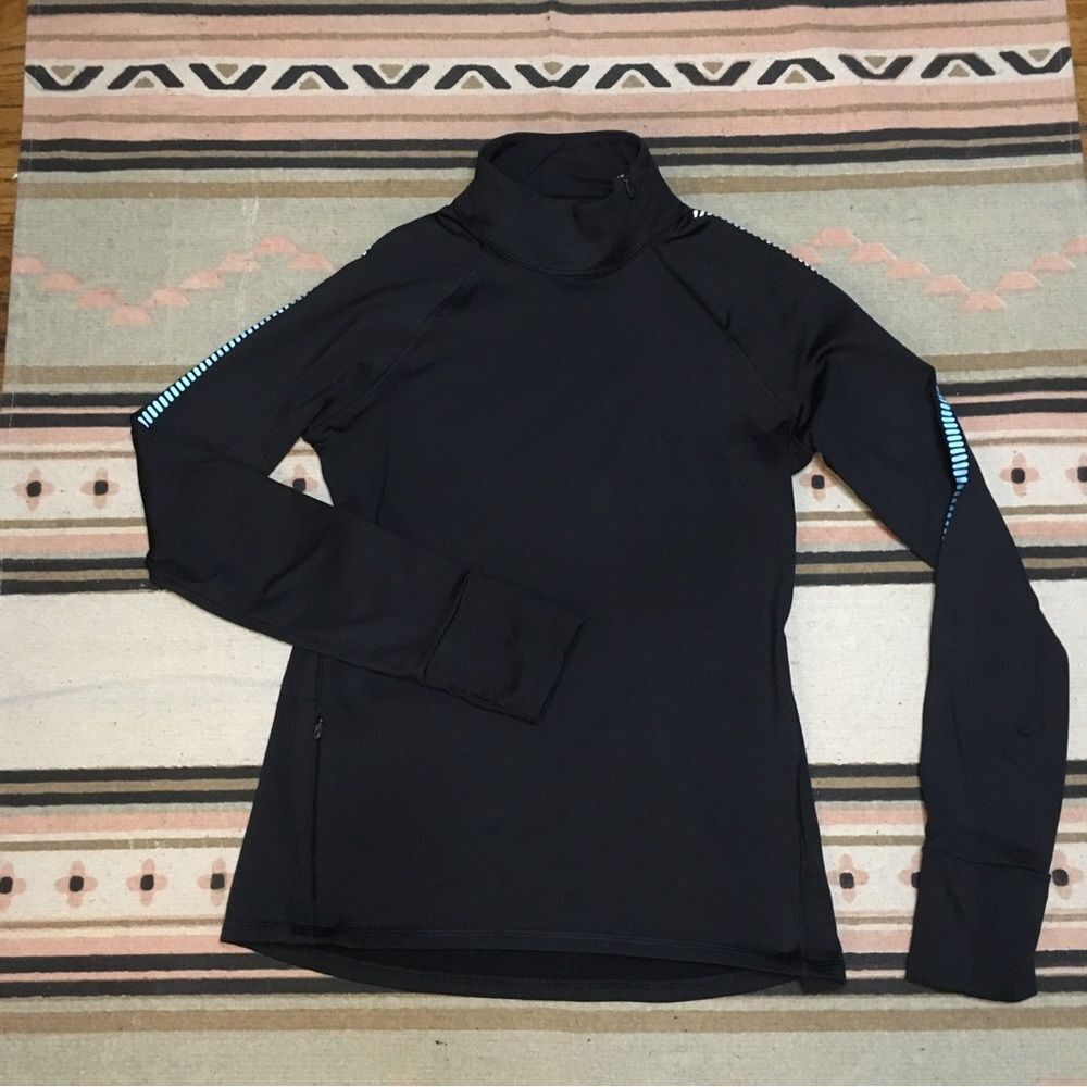 Gap fit medium long sleeve black pullover athletic athlete sporty gym workout